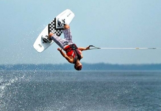  Práctica de wakeboard
